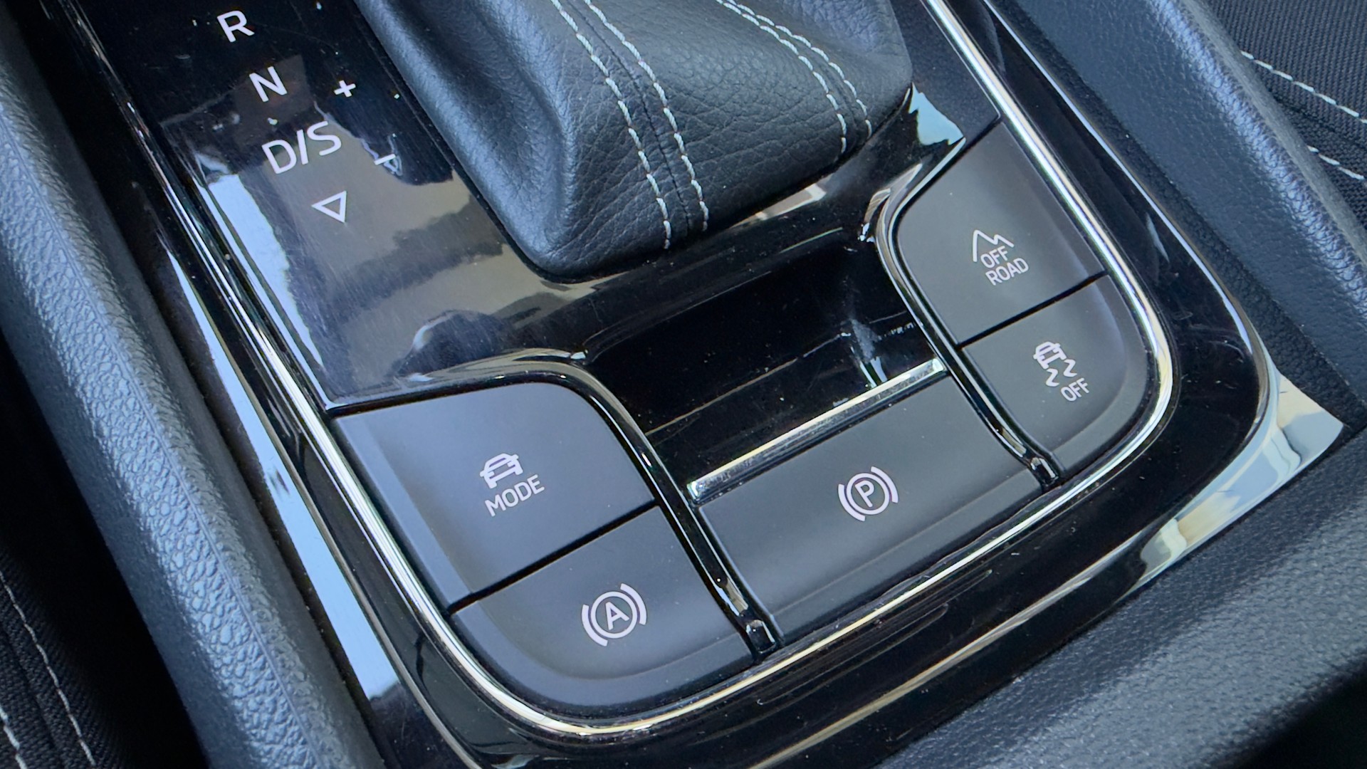 SKODA Karoq 2.0 TSI SportLine DSG 4x4-image-10