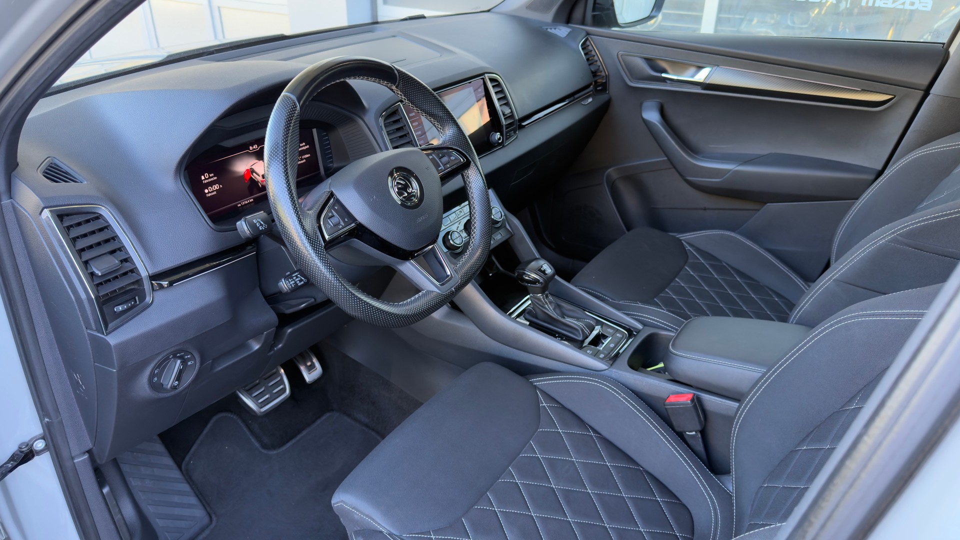SKODA Karoq 2.0 TSI SportLine DSG 4x4-image-11