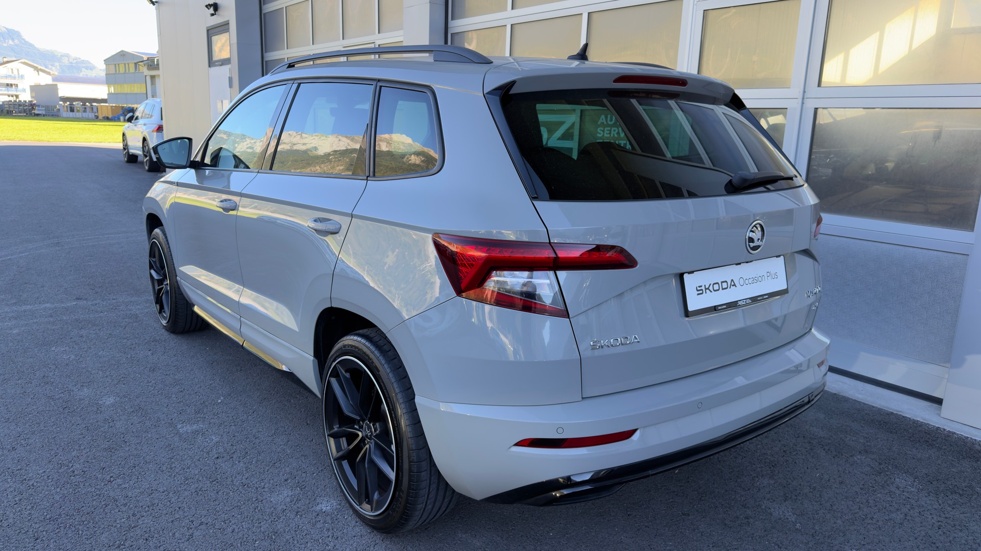 SKODA Karoq 2.0 TSI SportLine DSG 4x4-image-1
