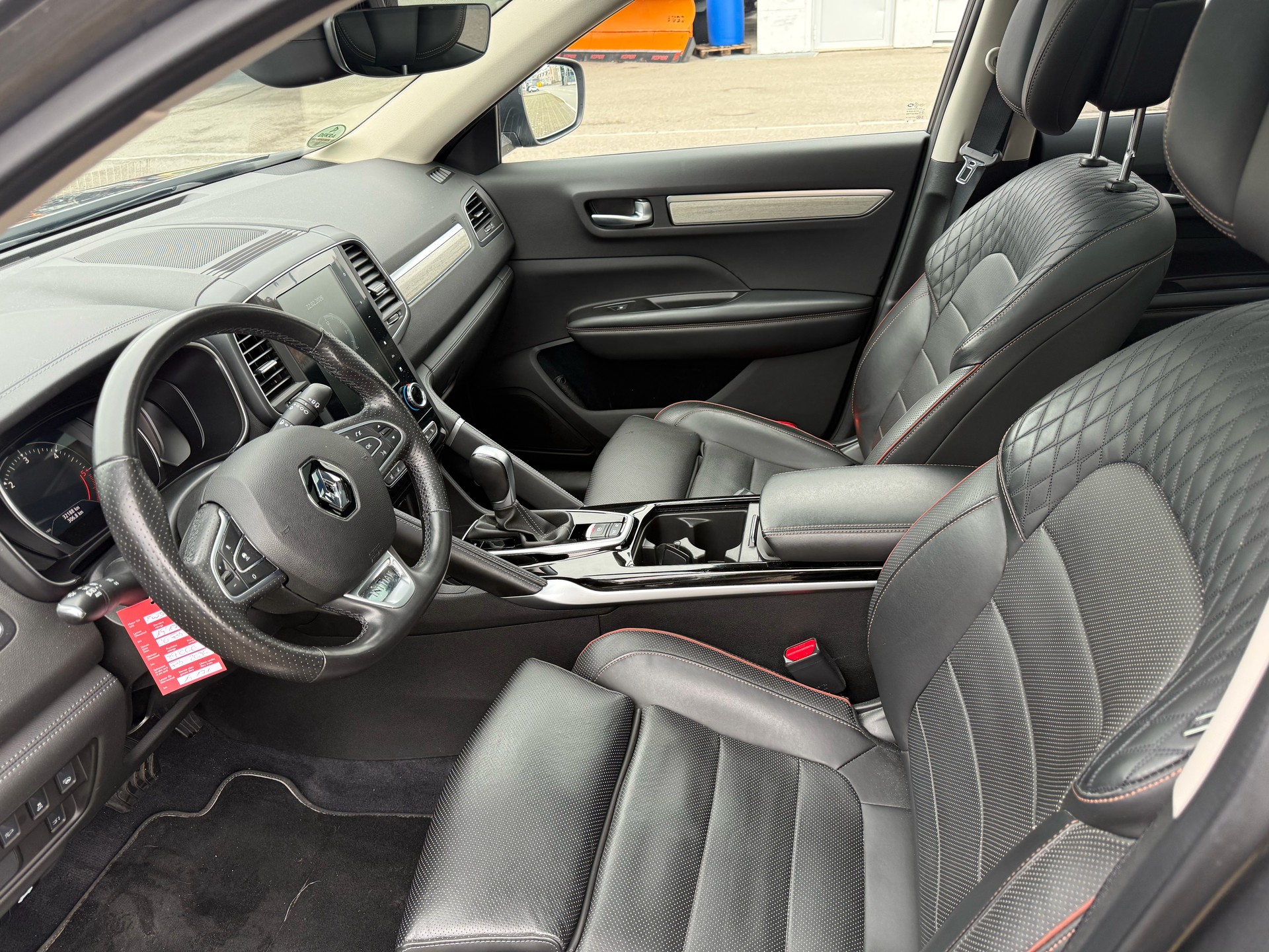 RENAULT 2.0 Blue dCi Initiale X-Tronic 4WD-image-2