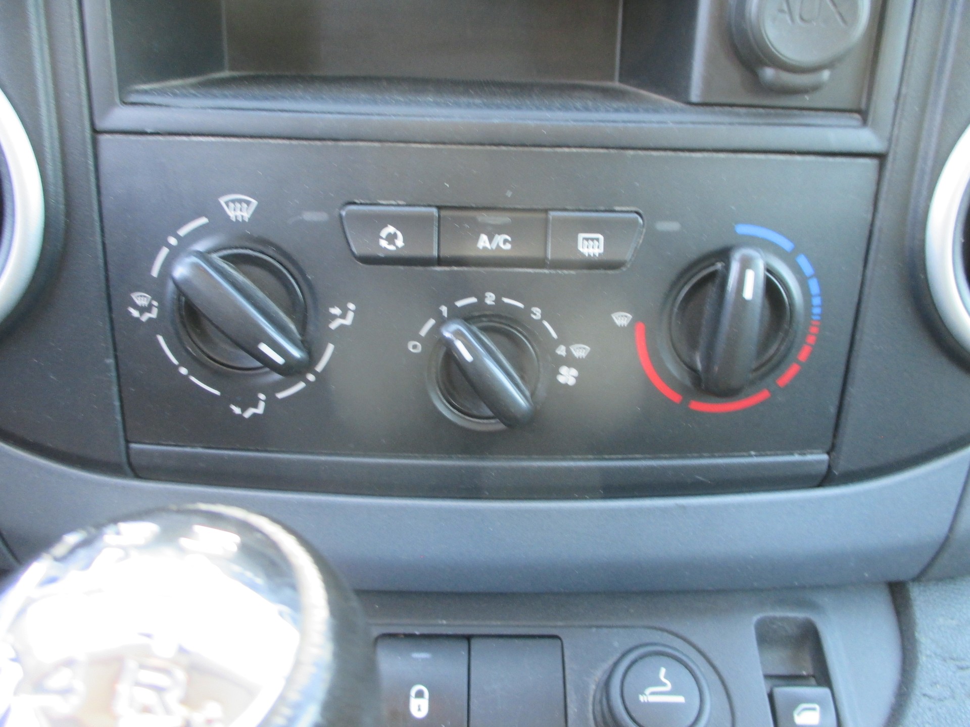 PEUGEOT Partner 1.6 Trendy-image-10