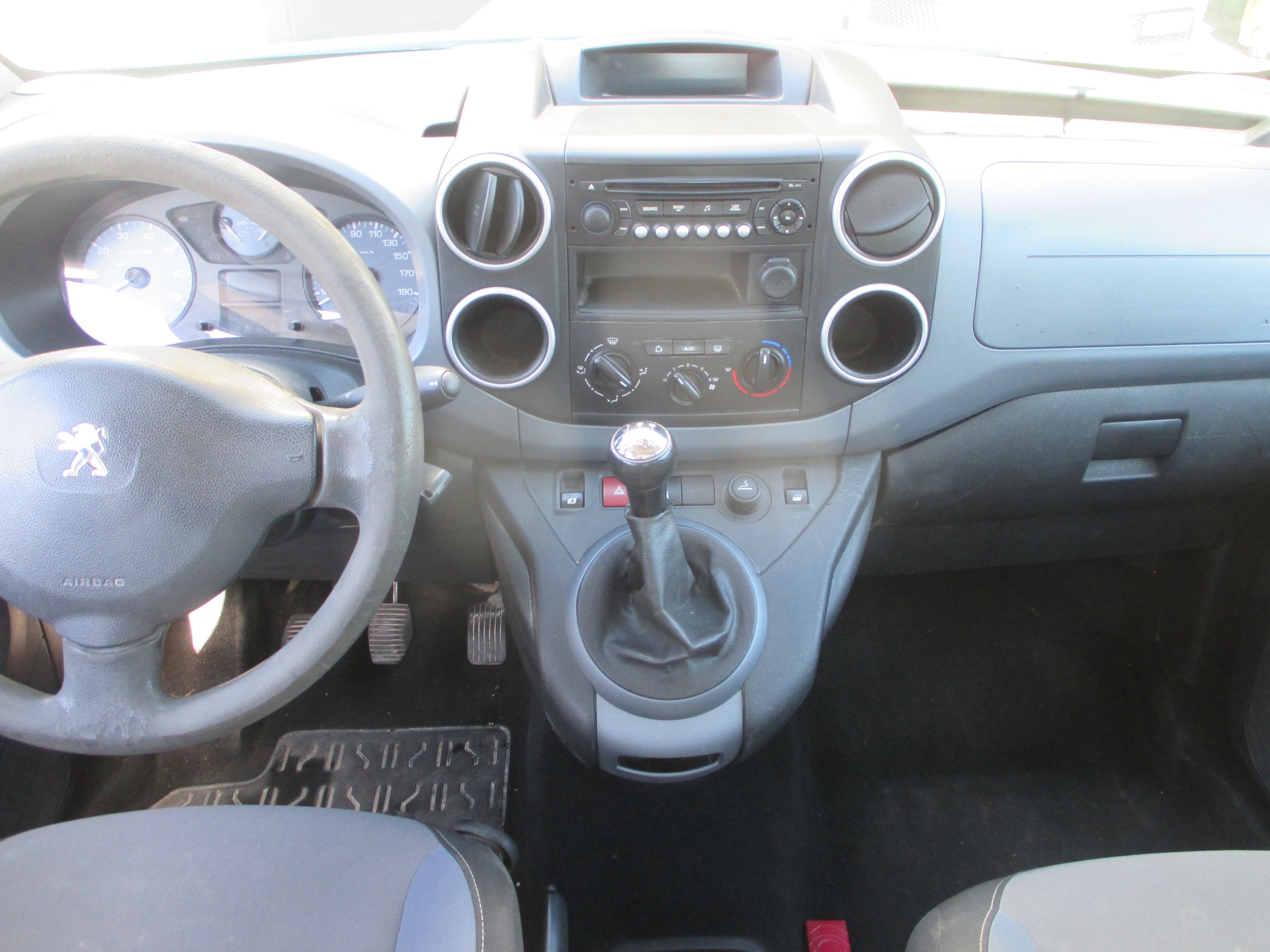 PEUGEOT Partner 1.6 Trendy-image-9