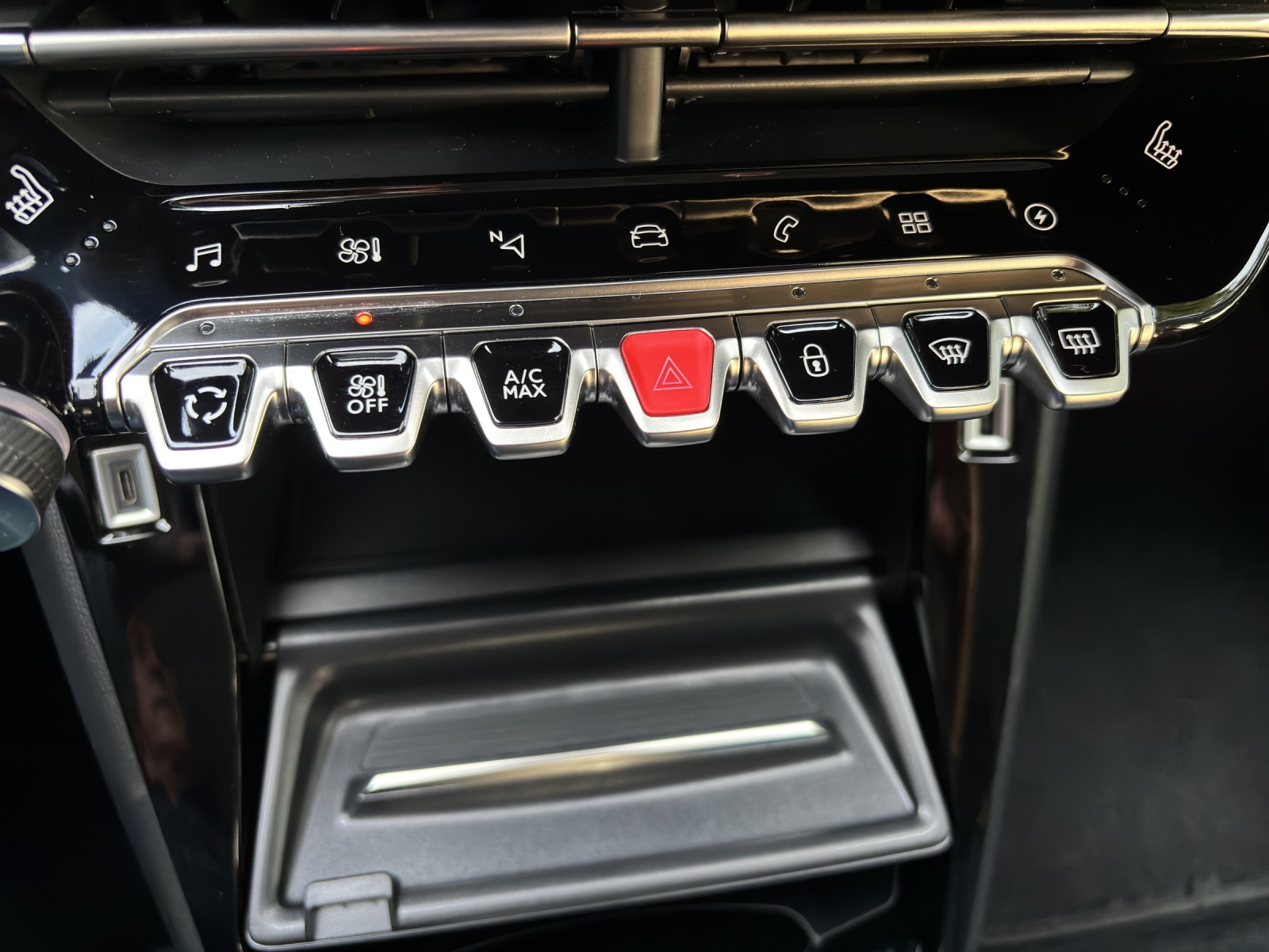 PEUGEOT 208 Elektrik Allure Pack-image-16