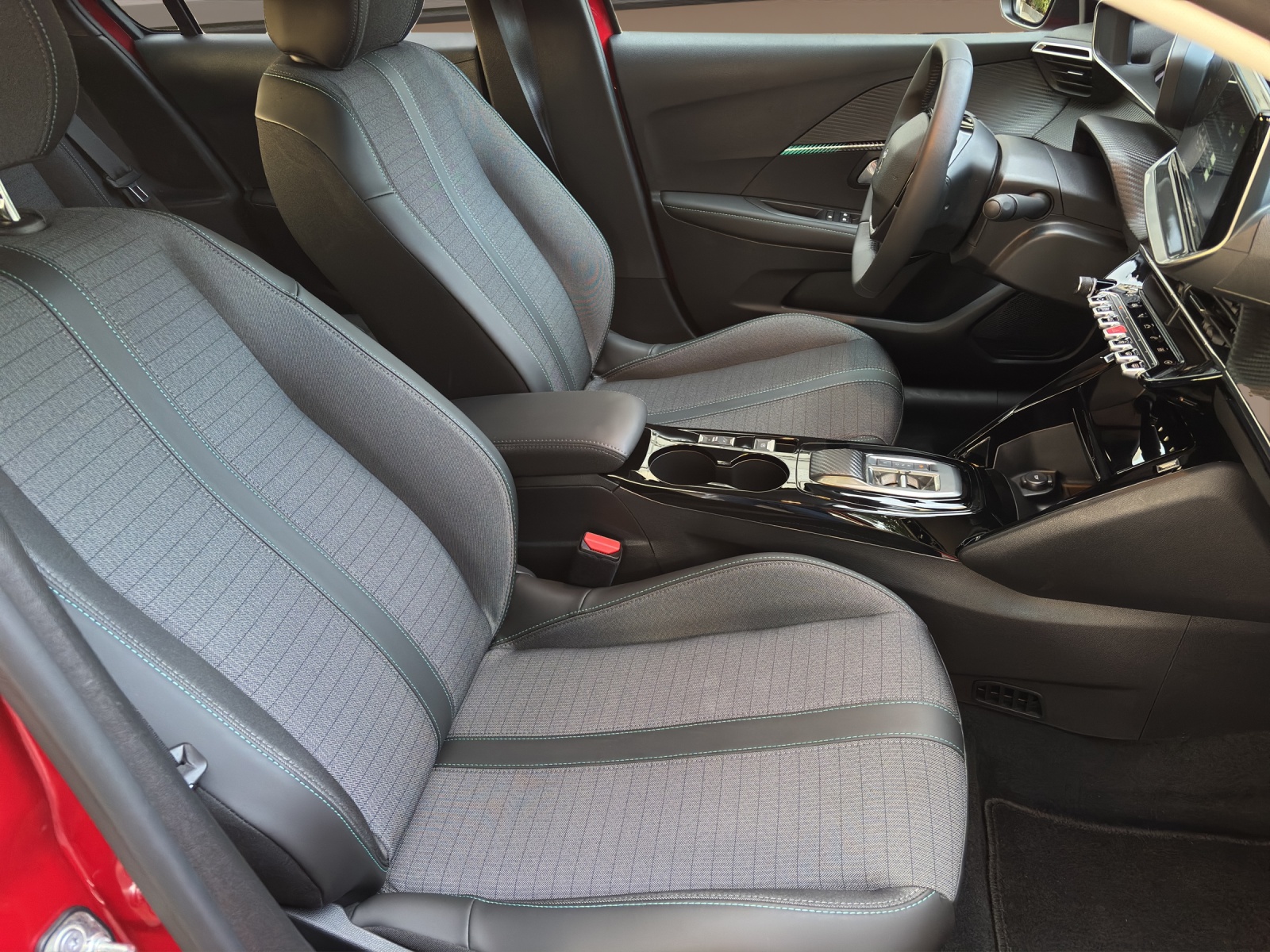 PEUGEOT 208 Elektrik Allure Pack-image-10