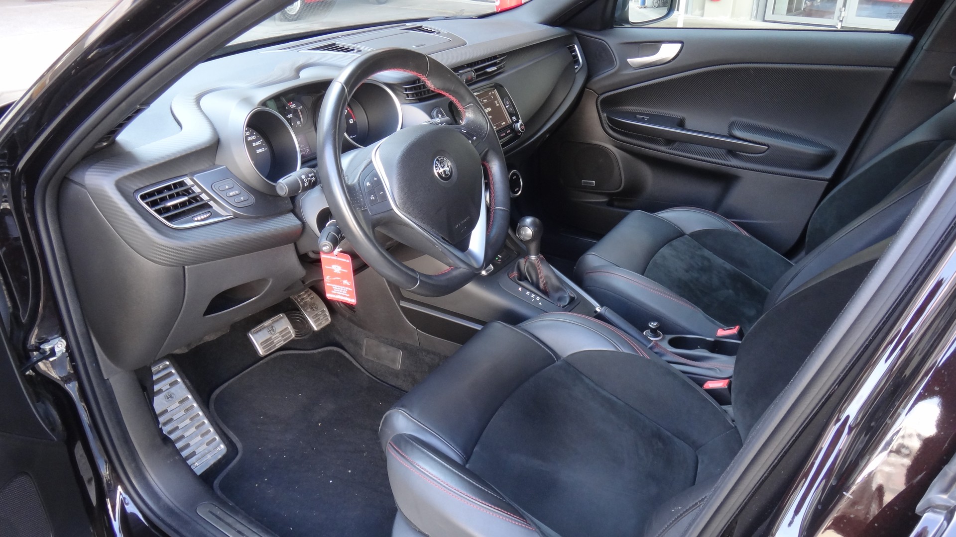 ALFA ROMEO Giulietta 1750 TBi Veloce TCT-image-8