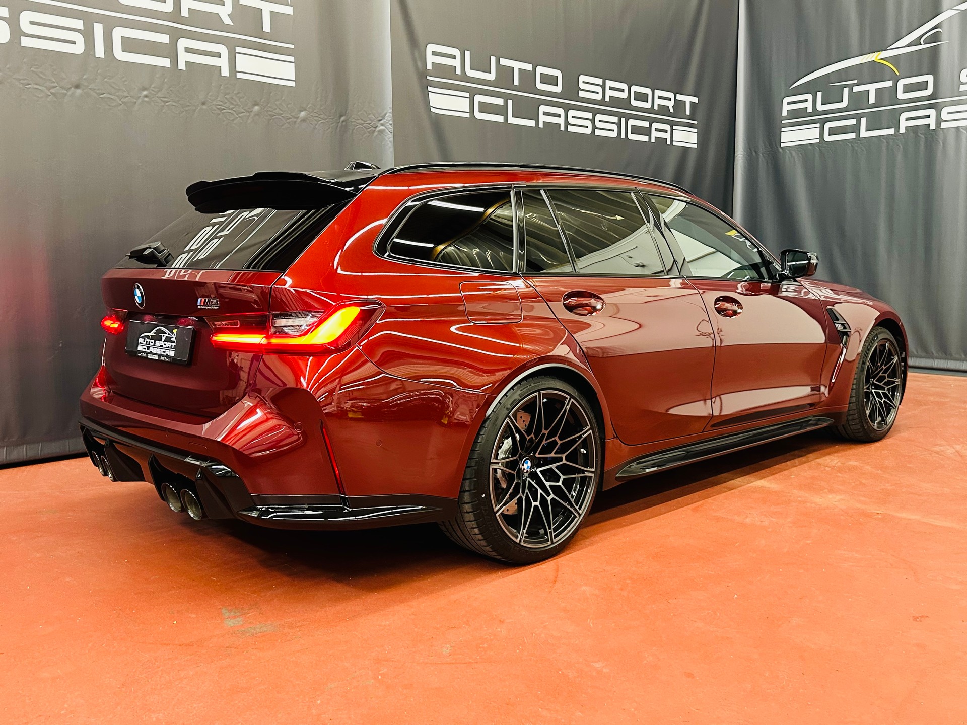 BMW M3 Touring xDrive Competition M-image-8