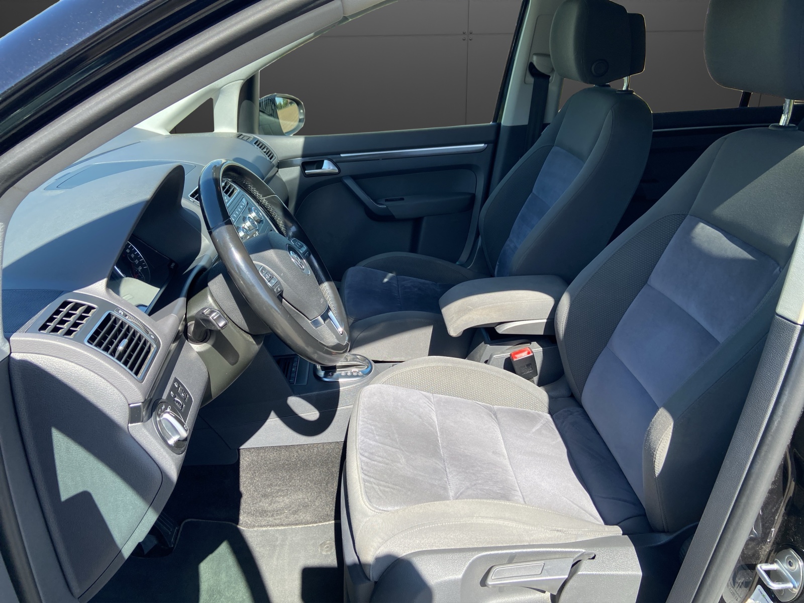 VW Touran 2.0 TDI BlueMotion Technology Highline DSG-image-8
