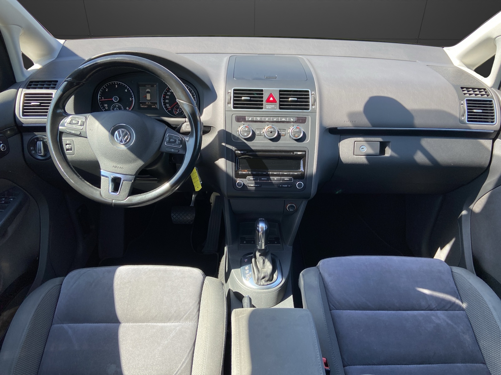 VW Touran 2.0 TDI BlueMotion Technology Highline DSG-image-10