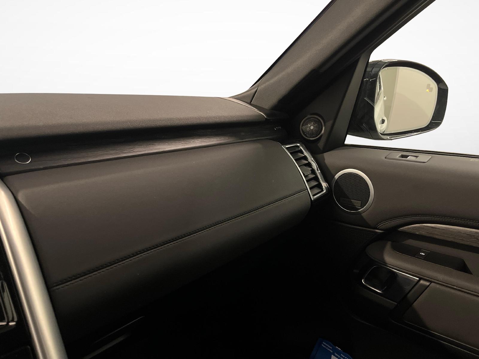 LAND ROVER Discovery 3.0 SDV6 HSE-image-15