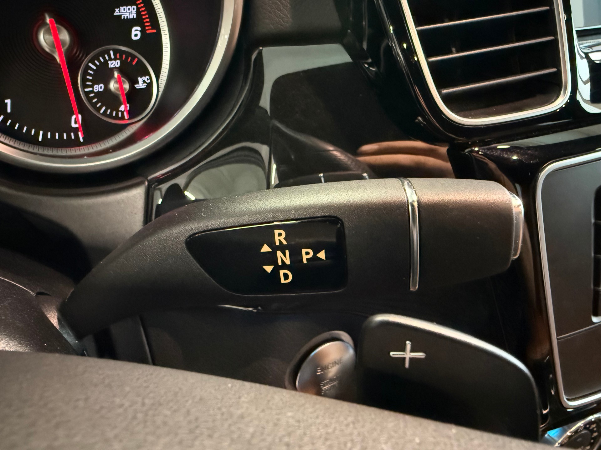 MERCEDES-BENZ GLE Coupé 350 d AMG Line 4Matic 9G-Tronic-image-8