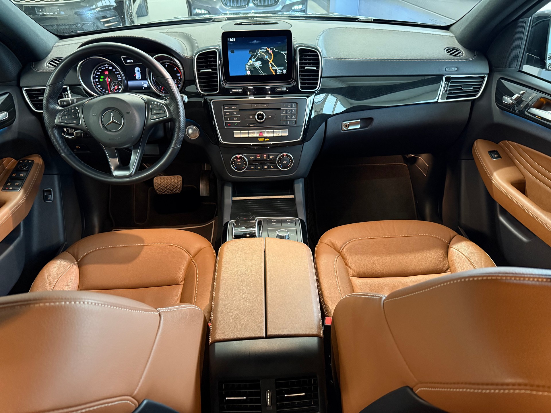 MERCEDES-BENZ GLE Coupé 350 d AMG Line 4Matic 9G-Tronic-image-16