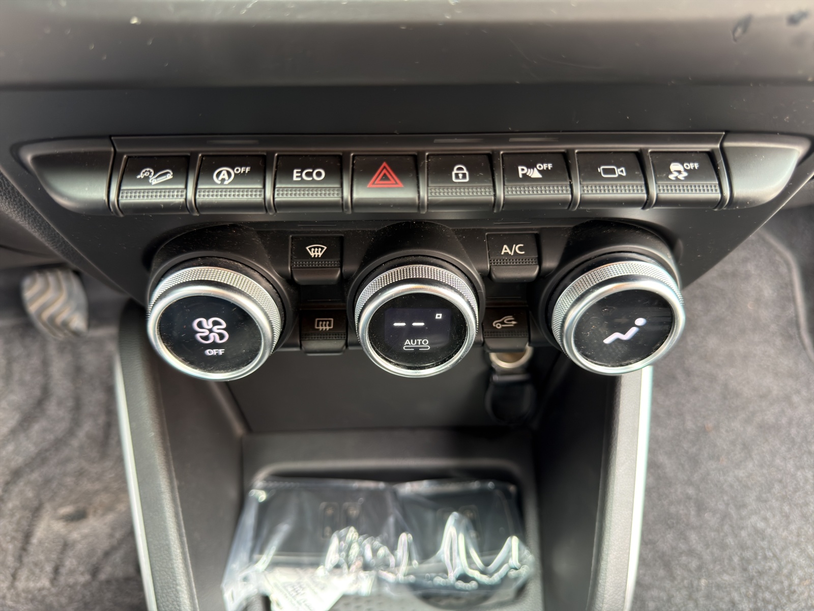 DACIA Duster TCe 125 Essential 4x4-image-14