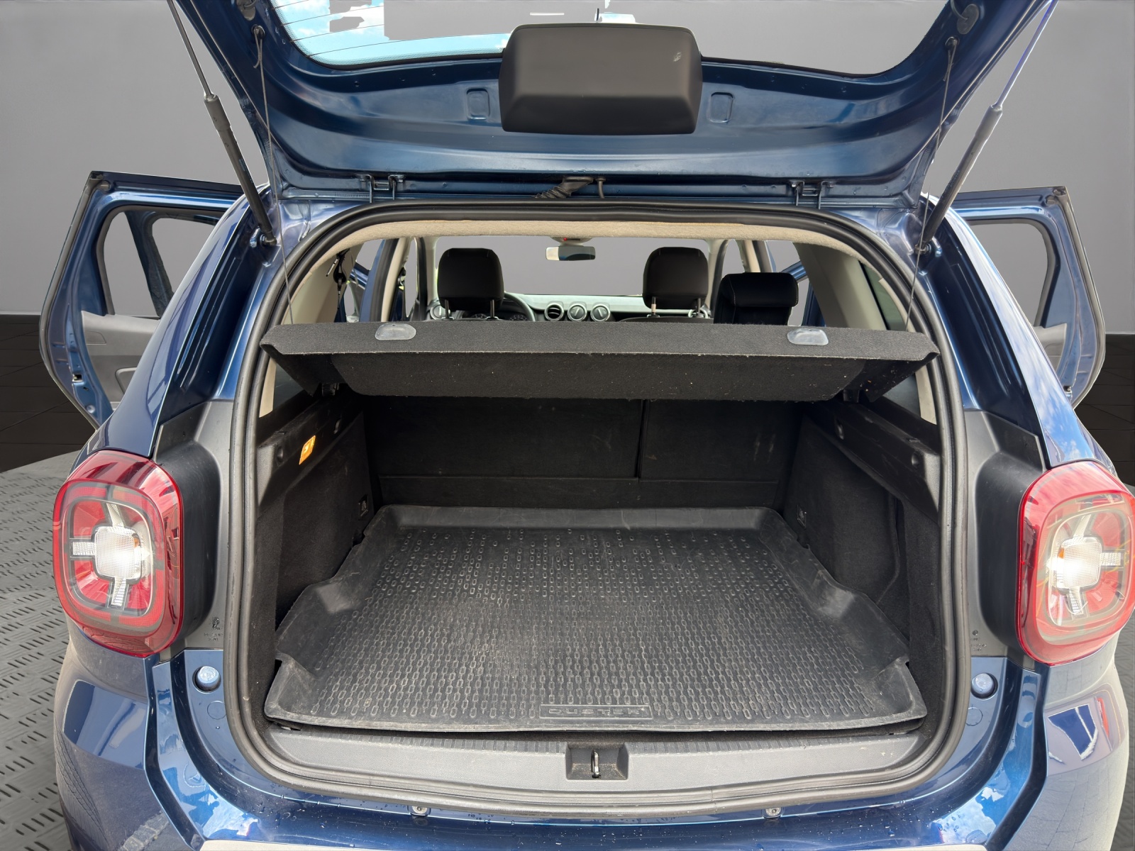 DACIA Duster TCe 125 Essential 4x4-image-17