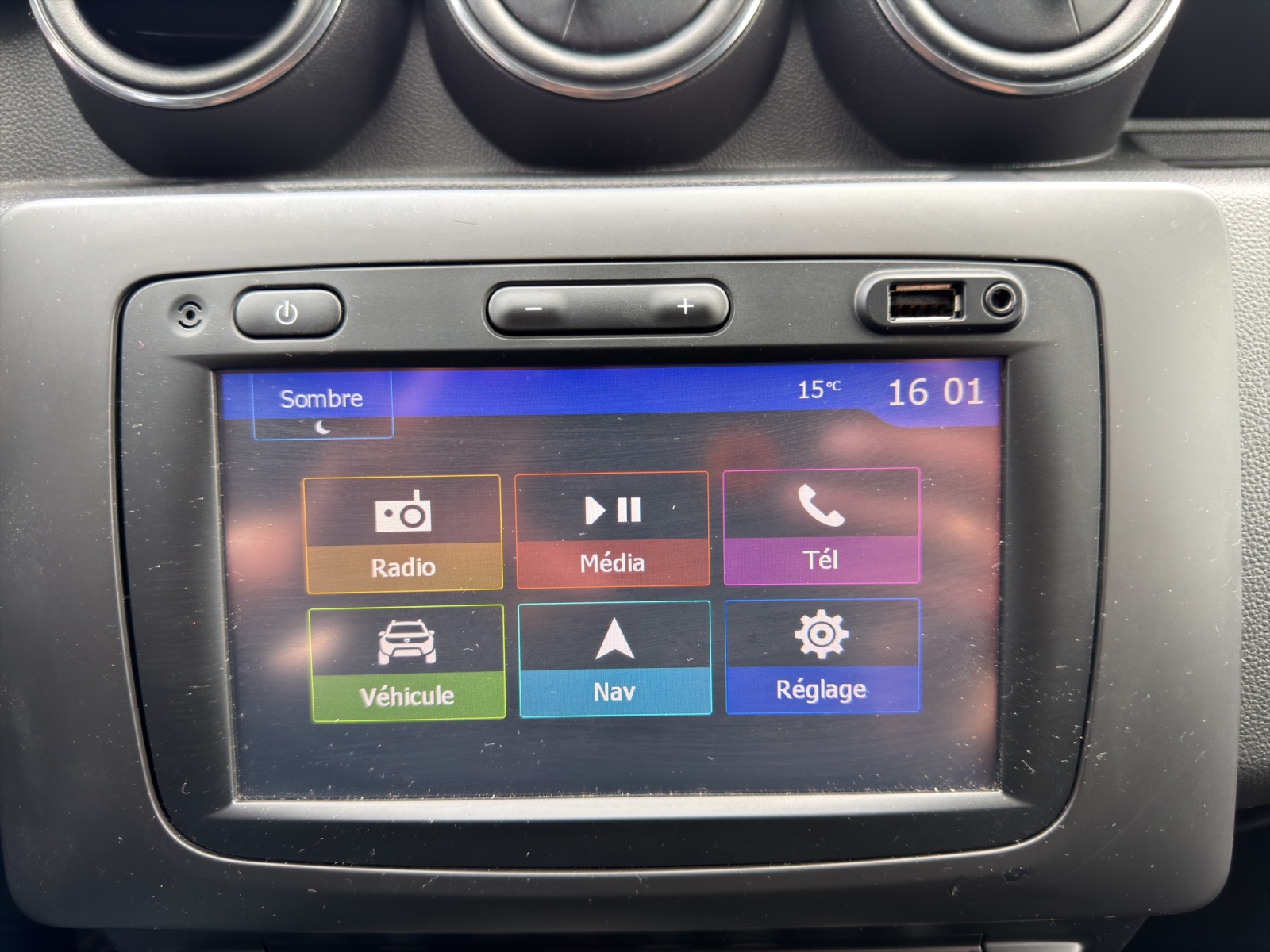 DACIA Duster TCe 125 Essential 4x4-image-23