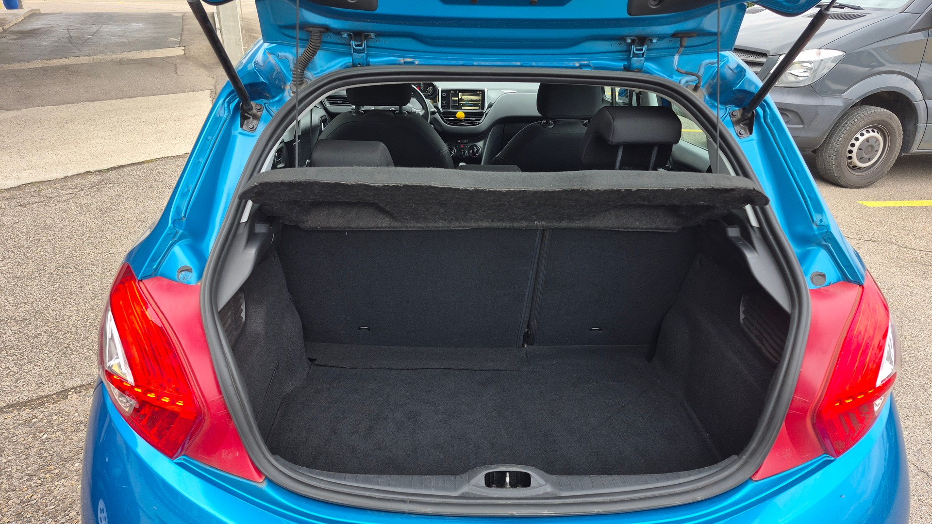 PEUGEOT 208 1.2 VTI Active-image-5