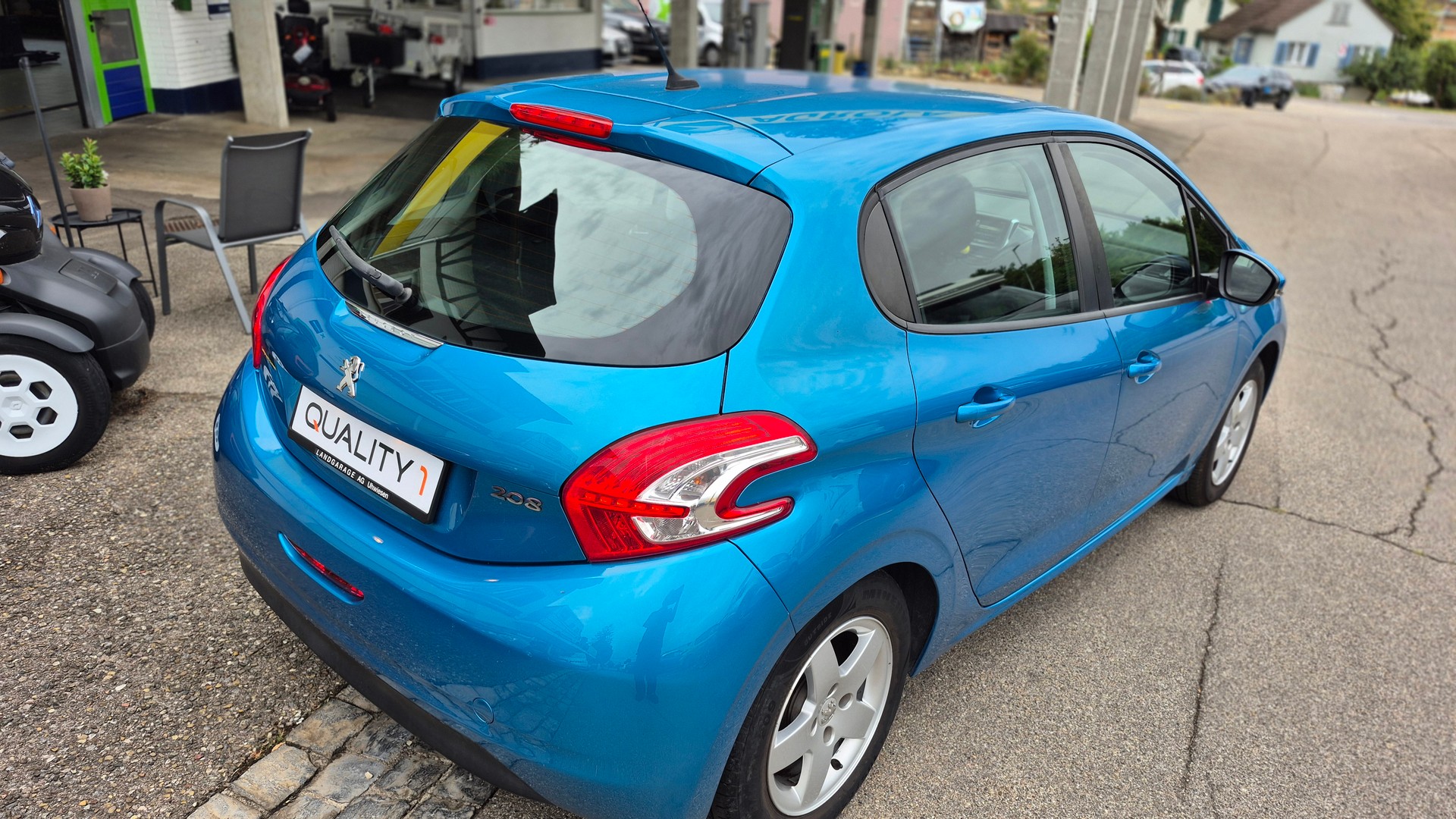 PEUGEOT 208 1.2 VTI Active-image-4