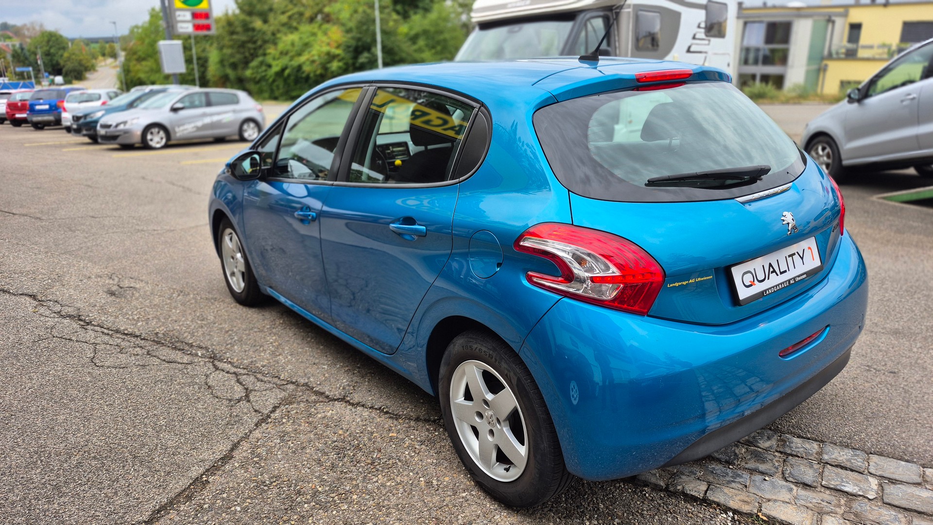 PEUGEOT 208 1.2 VTI Active-image-6