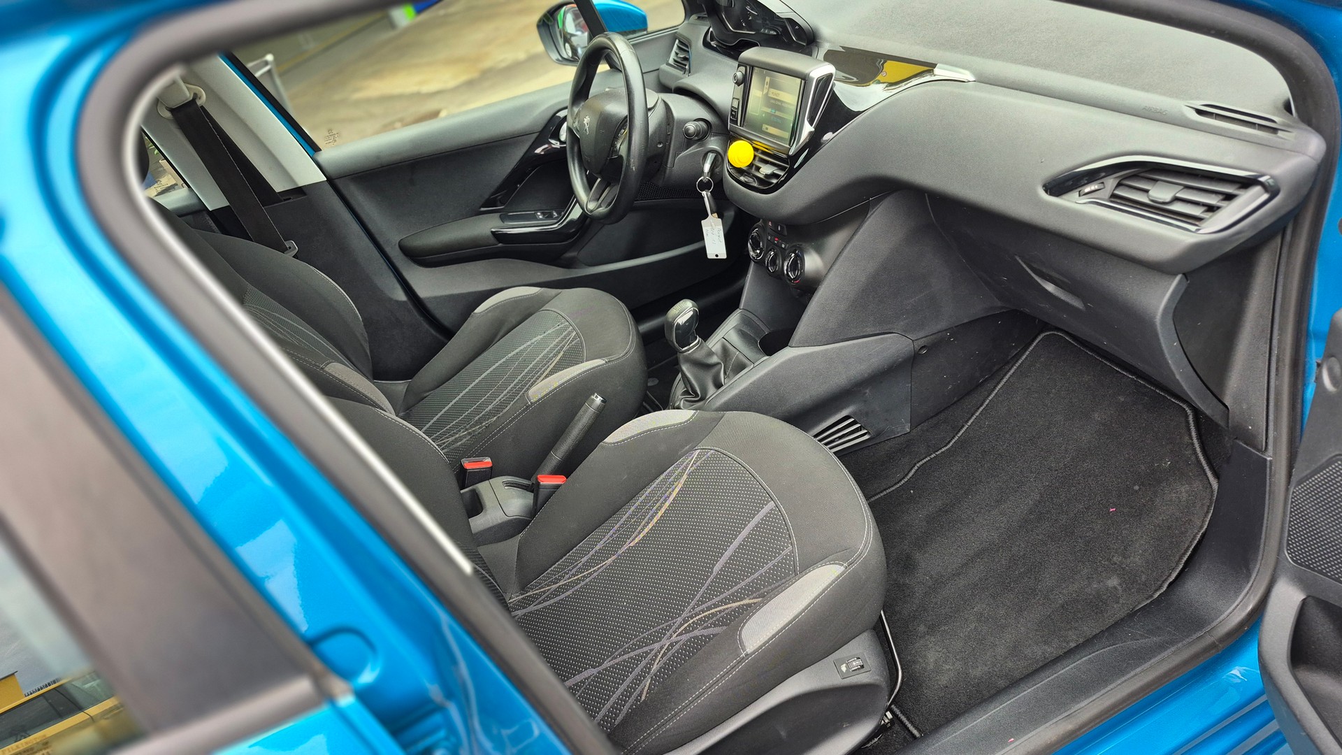 PEUGEOT 208 1.2 VTI Active-image-2