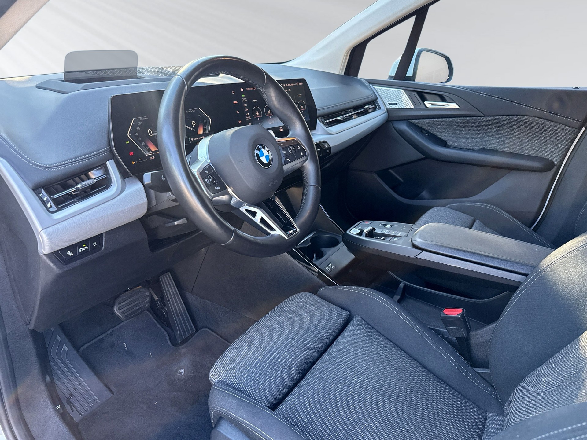 BMW 218i Active Tourer Luxury Line DKG-image-3