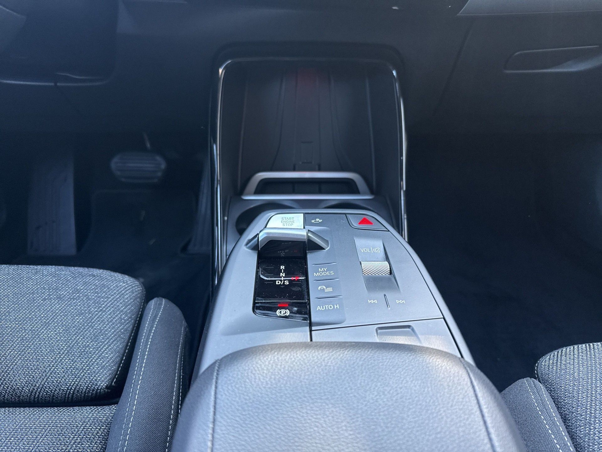 BMW 218i Active Tourer Luxury Line DKG-image-12