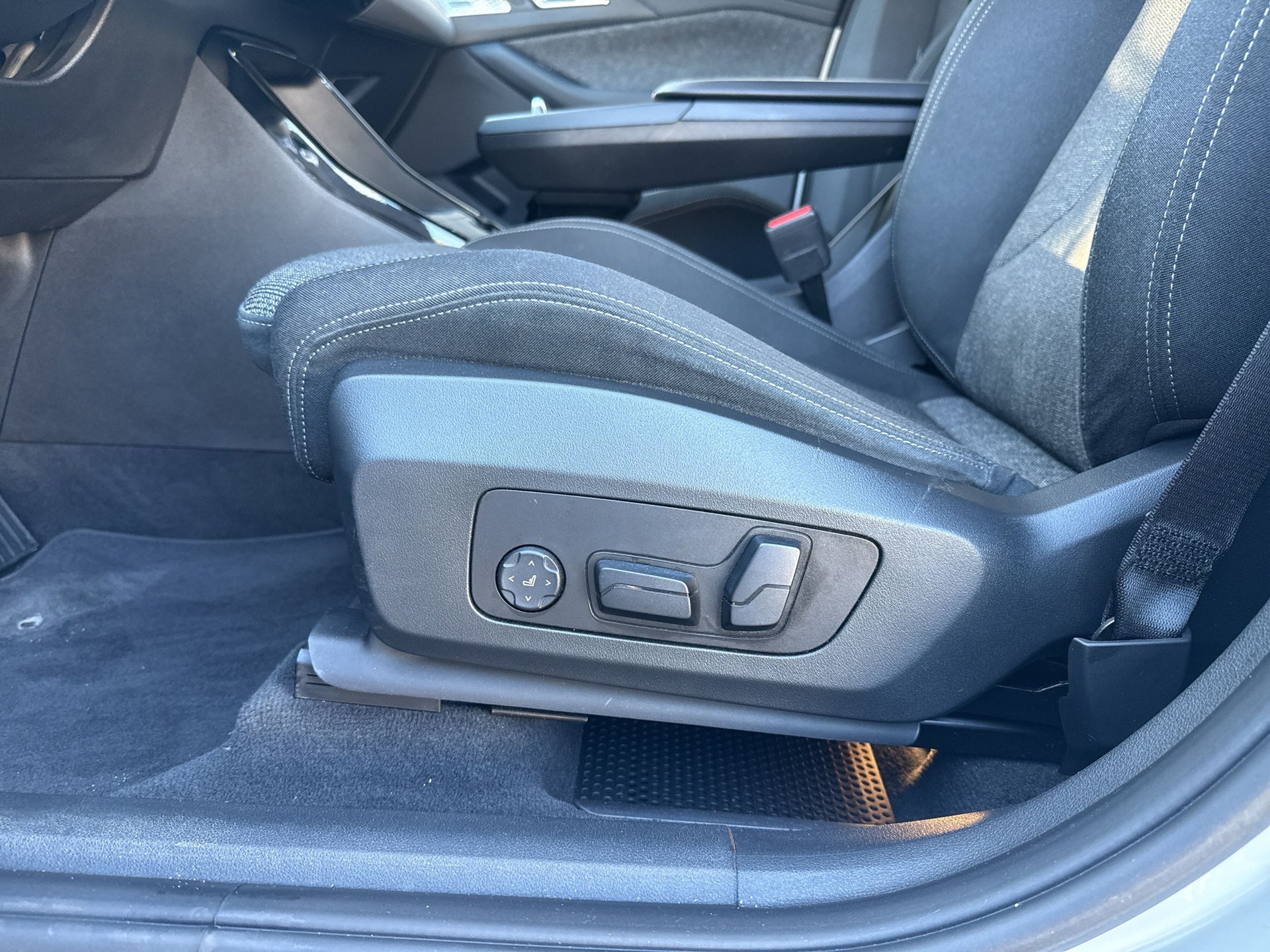 BMW 218i Active Tourer Luxury Line DKG-image-18