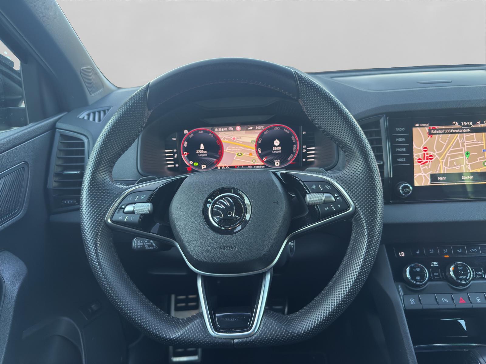 SKODA Karoq 2.0 TDI CR Sport Line 4x4 DSG-image-9