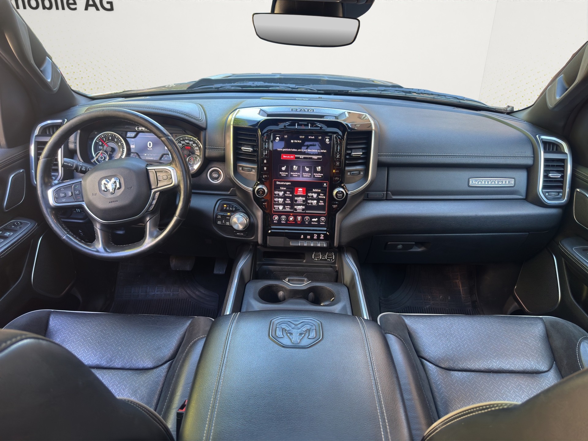 DODGE RAM 1500 LIMITED Laramie V8 Grosser Touchscreen!-image-1