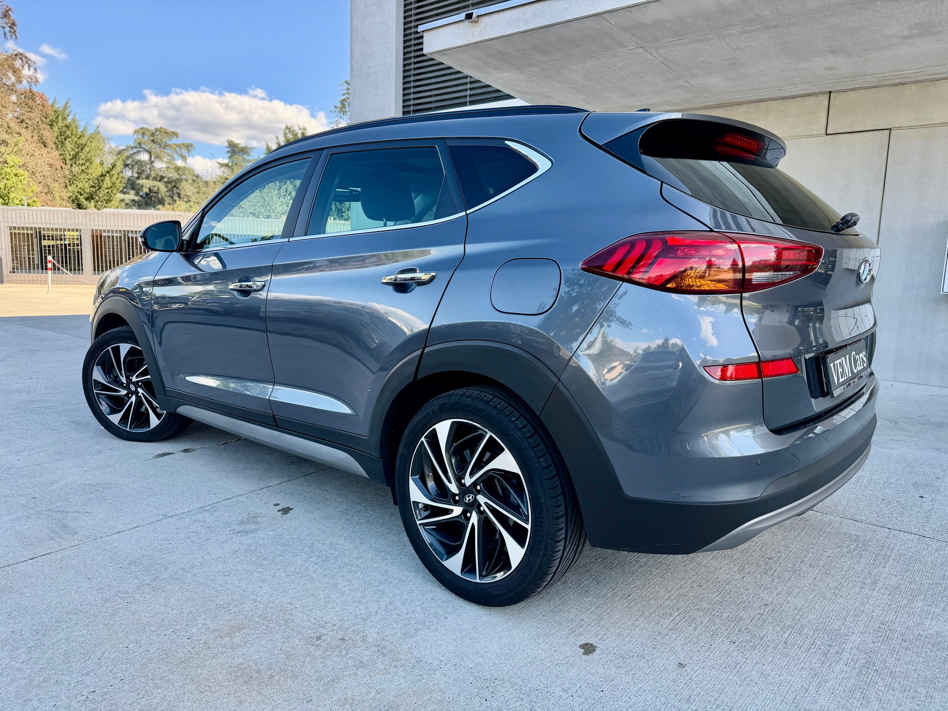 HYUNDAI Tucson 2.0 CRDI Vertex Swiss édition 4WD Automatic-image-4