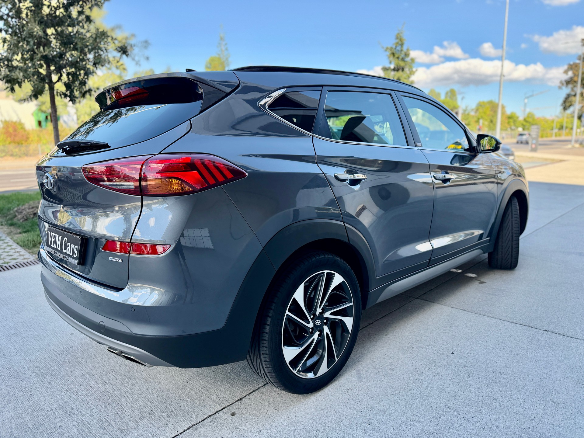HYUNDAI Tucson 2.0 CRDI Vertex Swiss édition 4WD Automatic-image-3