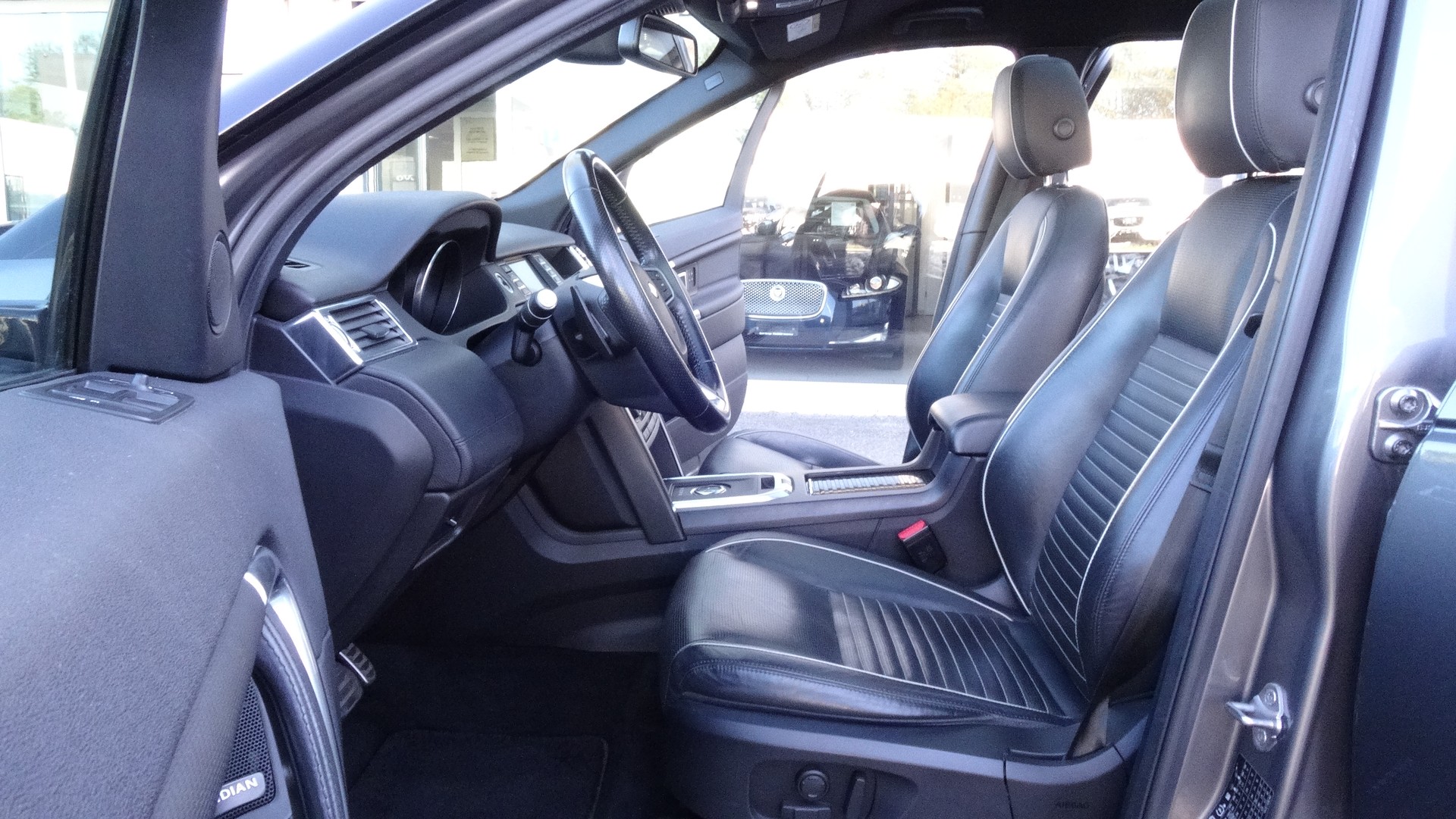 LAND ROVER Discovery Sport 2.0 TD4 HSE Luxury AT9-image-12