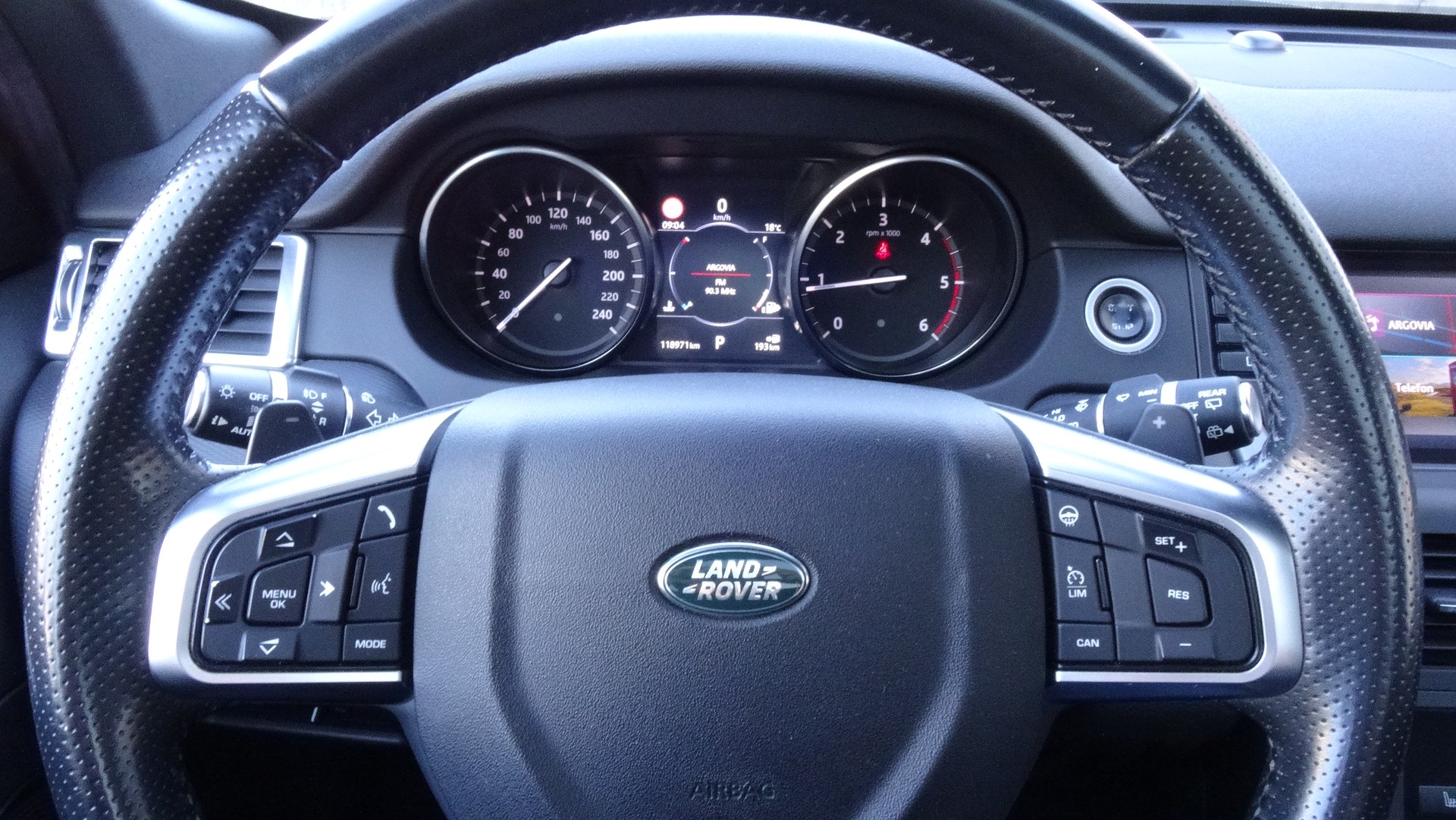 LAND ROVER Discovery Sport 2.0 TD4 HSE Luxury AT9-image-21