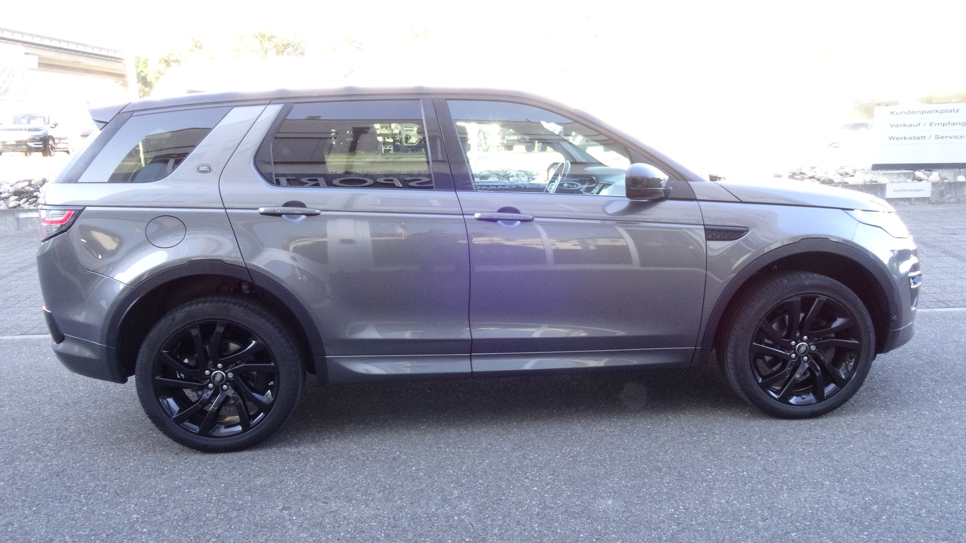 LAND ROVER Discovery Sport 2.0 TD4 HSE Luxury AT9-image-3