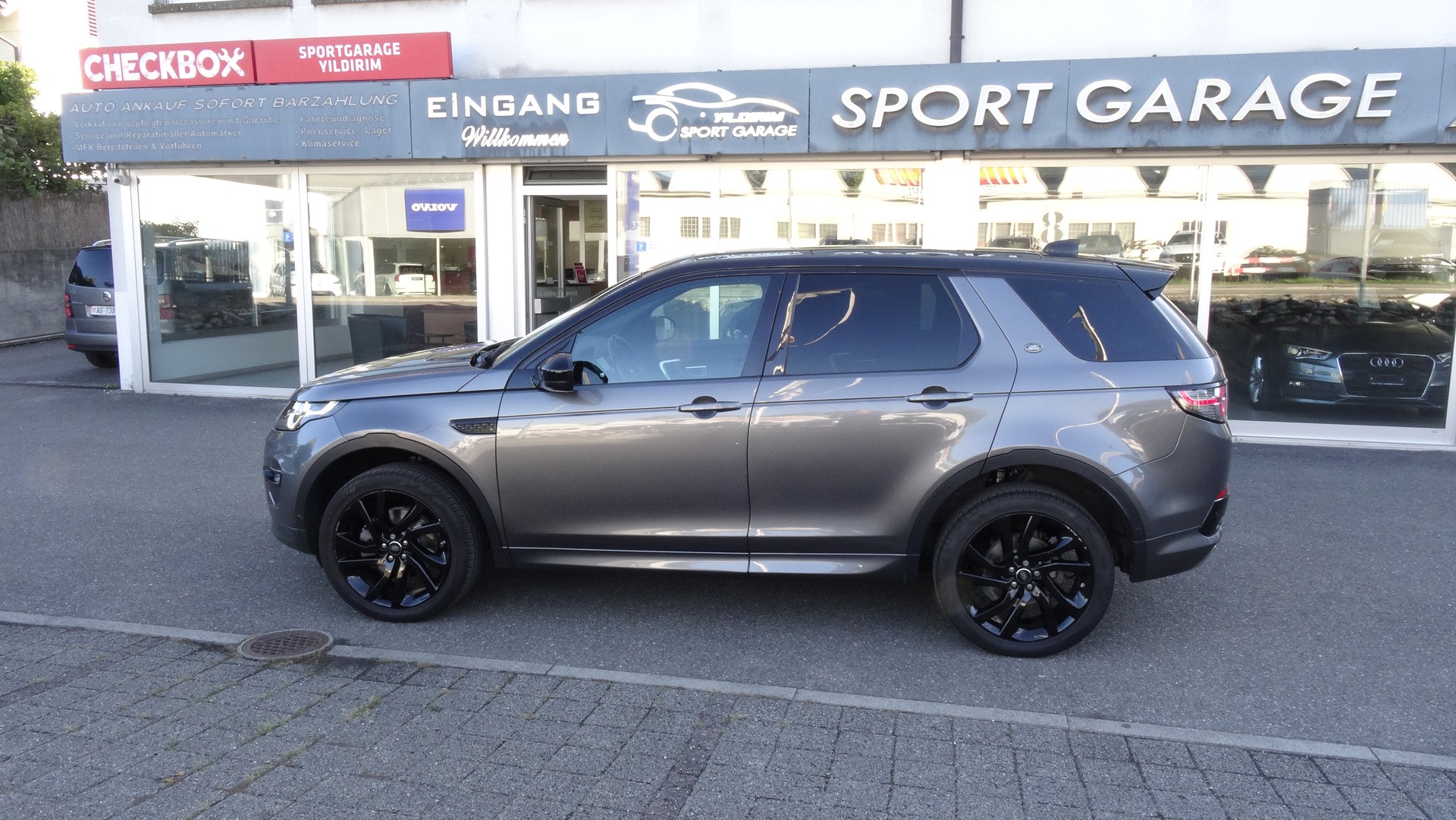 LAND ROVER Discovery Sport 2.0 TD4 HSE Luxury AT9-image-24