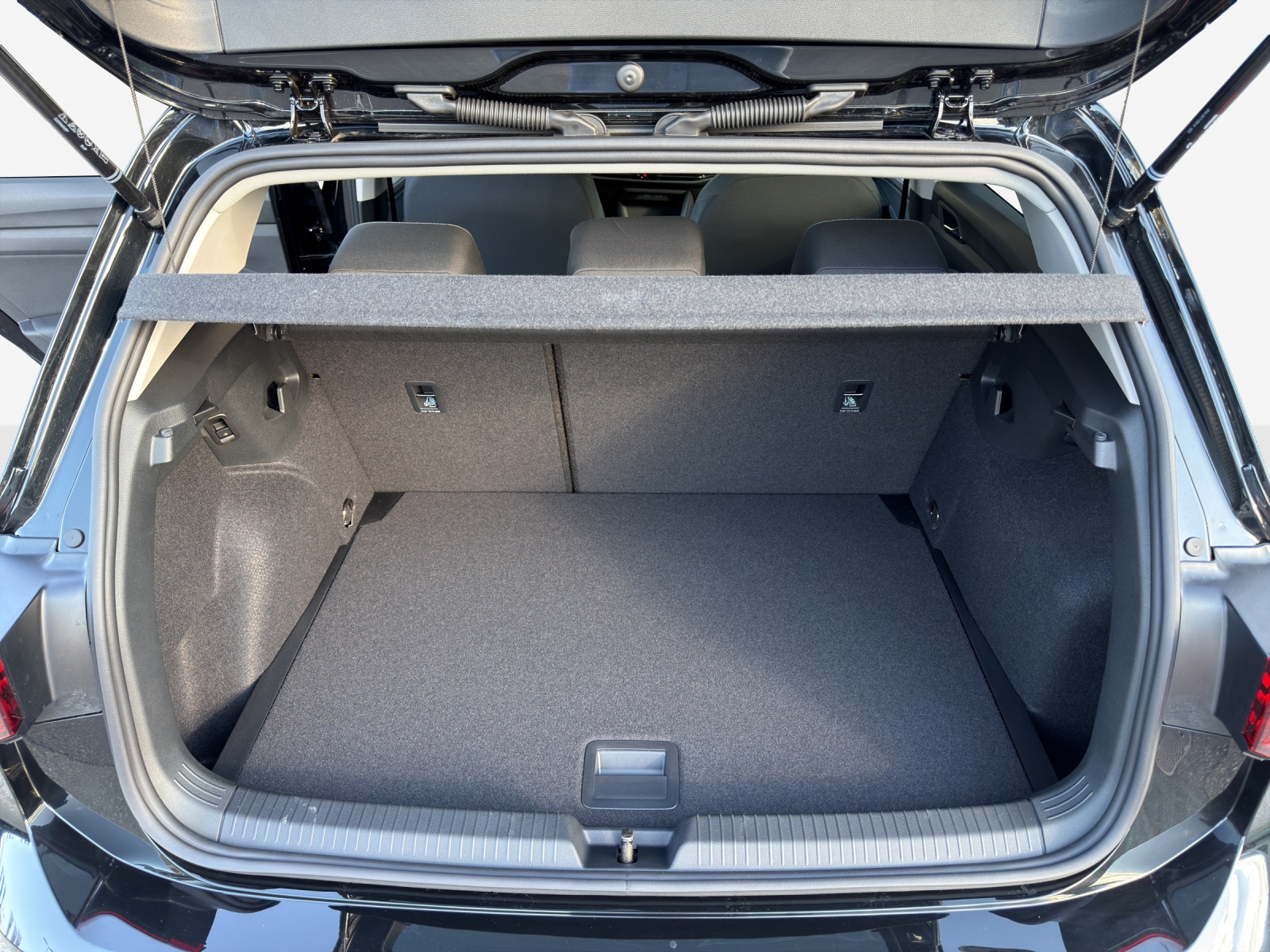 VW Golf 1.5 e TSI mHEV Value DSG-image-12