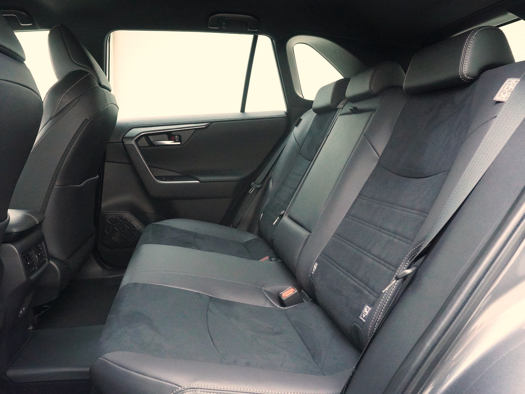 TOYOTA RAV4 2.5 Plug-In-Hybrid GR Sport-image-16