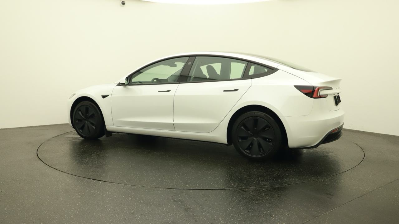 TESLA Model 3 Long Range RWD-showroom-element-2