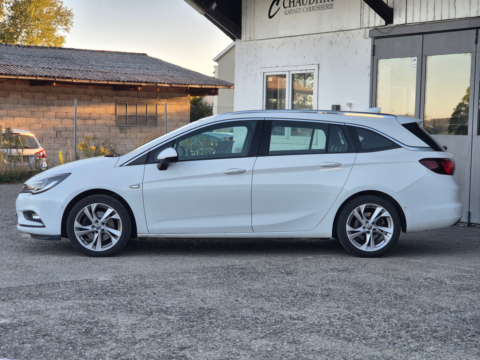 OPEL Astra Sports Tourer 1.6 CDTi ecoF Excellence Autom-image-7