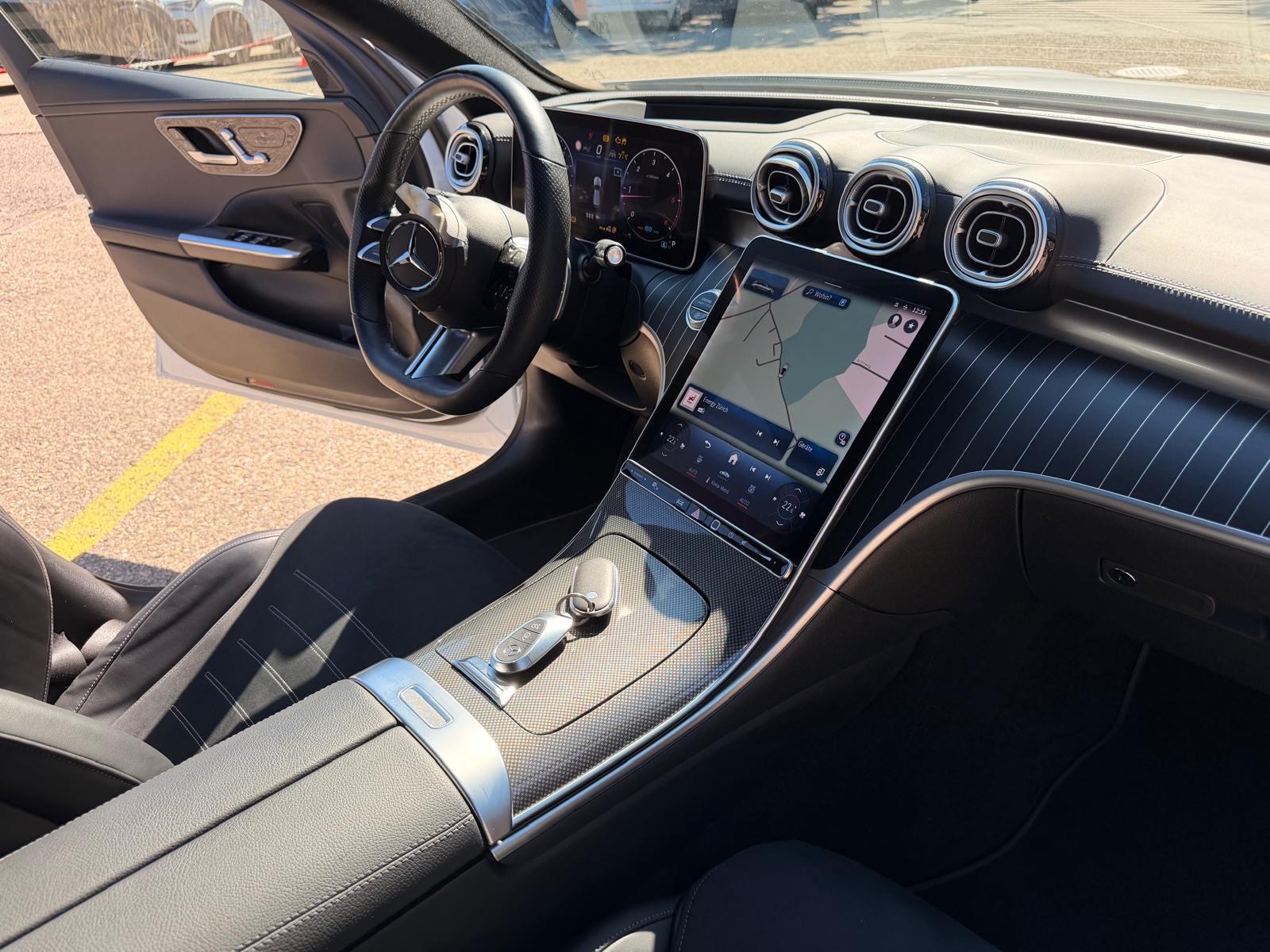 MERCEDES-BENZ C 220 d T 4Matic AMG Line-image-12