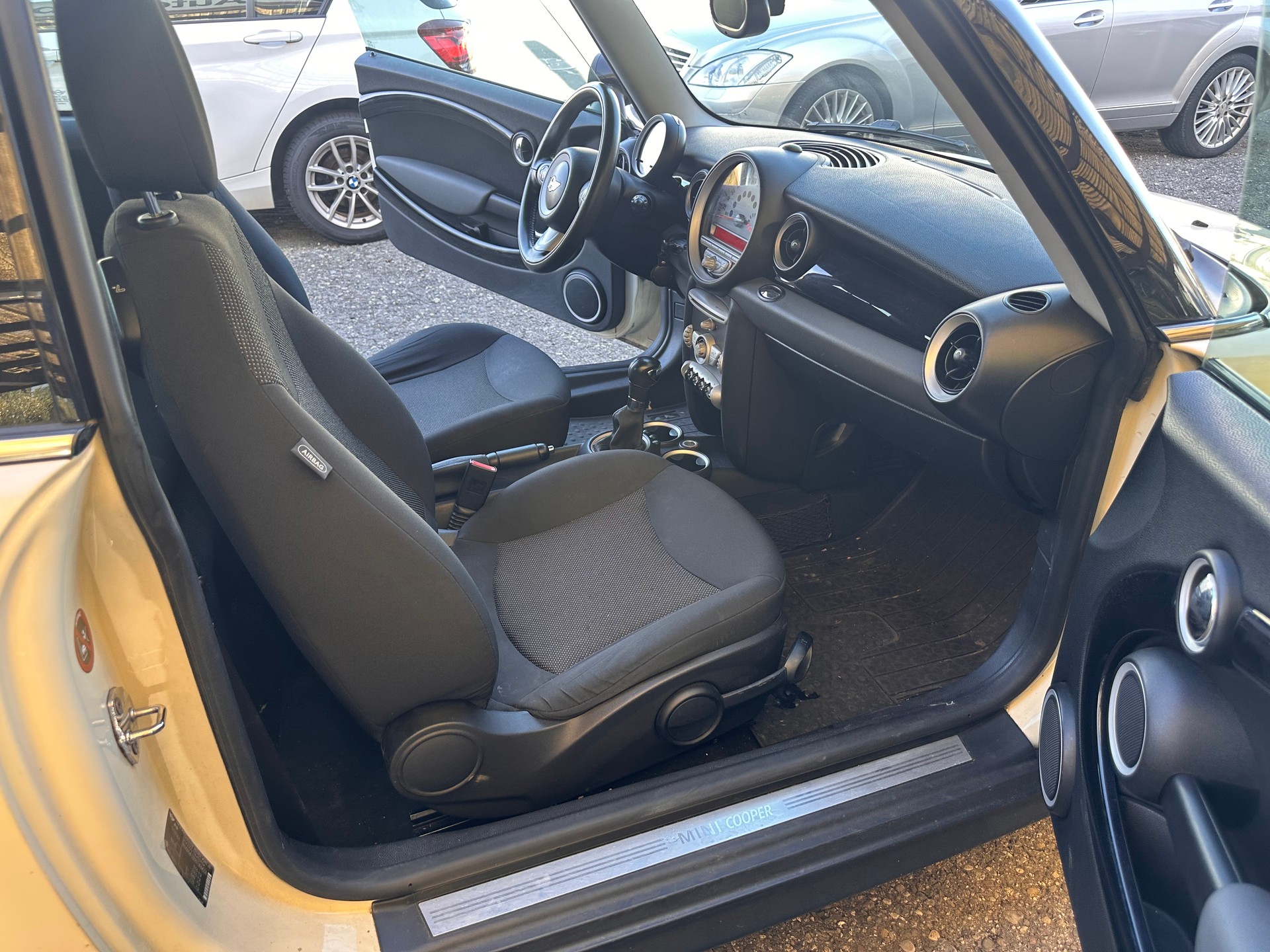 MINI Cooper-image-8