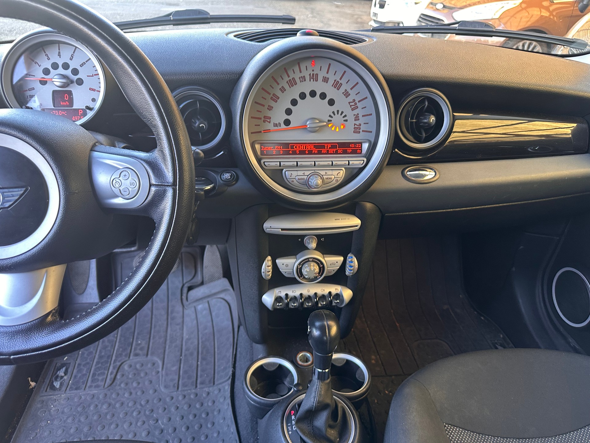 MINI Cooper-image-10