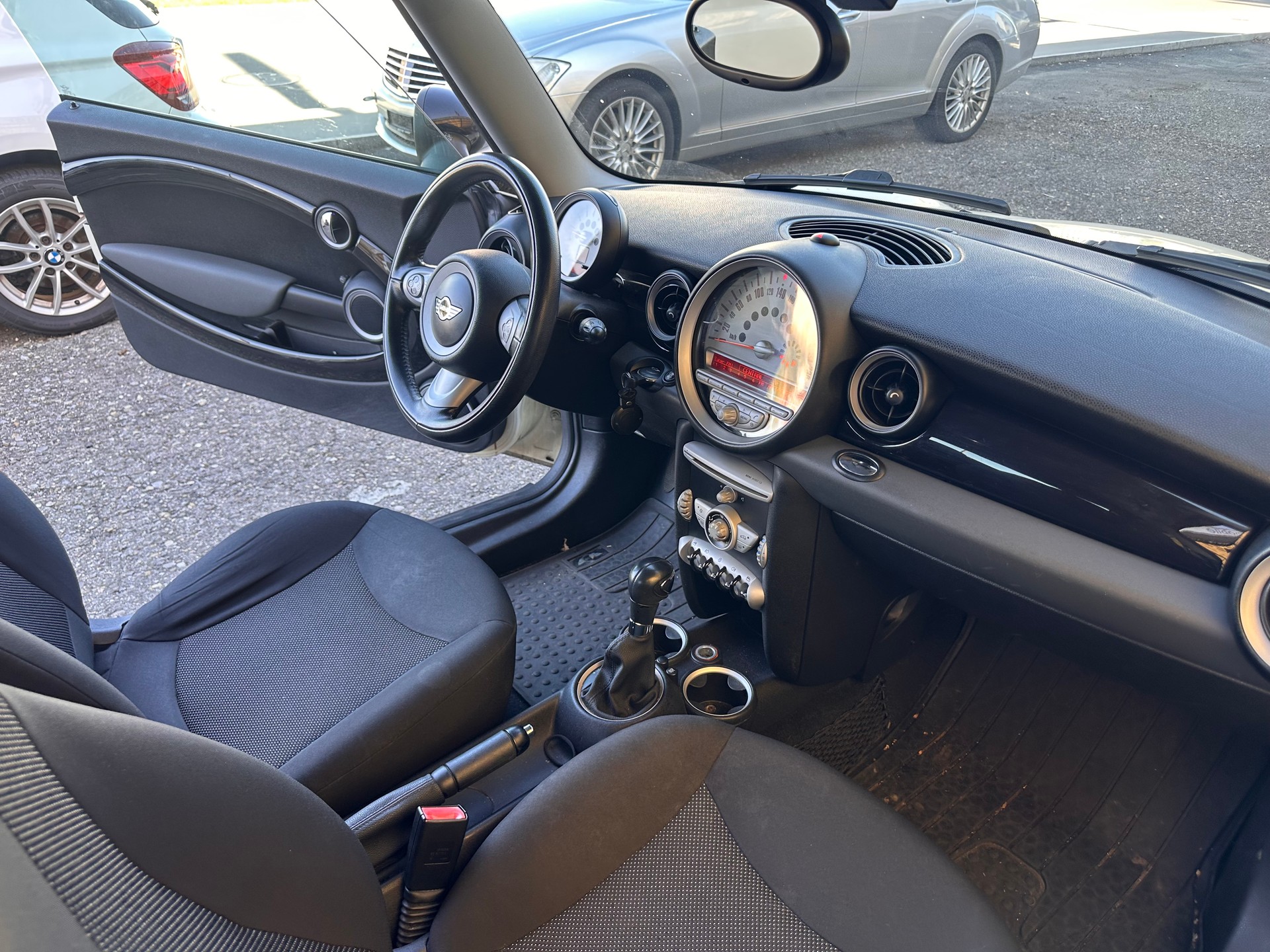 MINI Cooper-image-13
