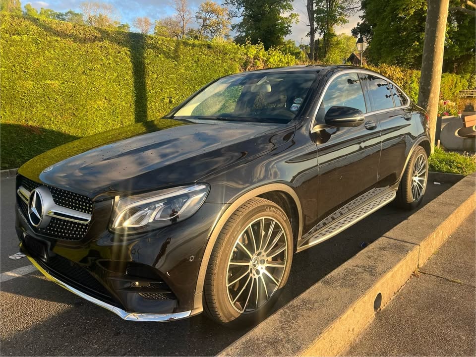 MERCEDES-BENZ GLC 300 AMG Line 4m-image-1