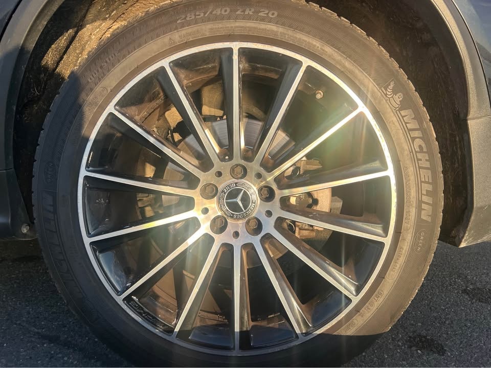MERCEDES-BENZ GLC 300 AMG Line 4m-image-3