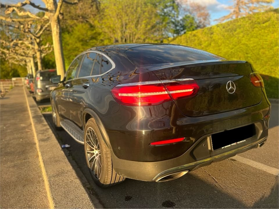 MERCEDES-BENZ GLC 300 AMG Line 4m-image-4