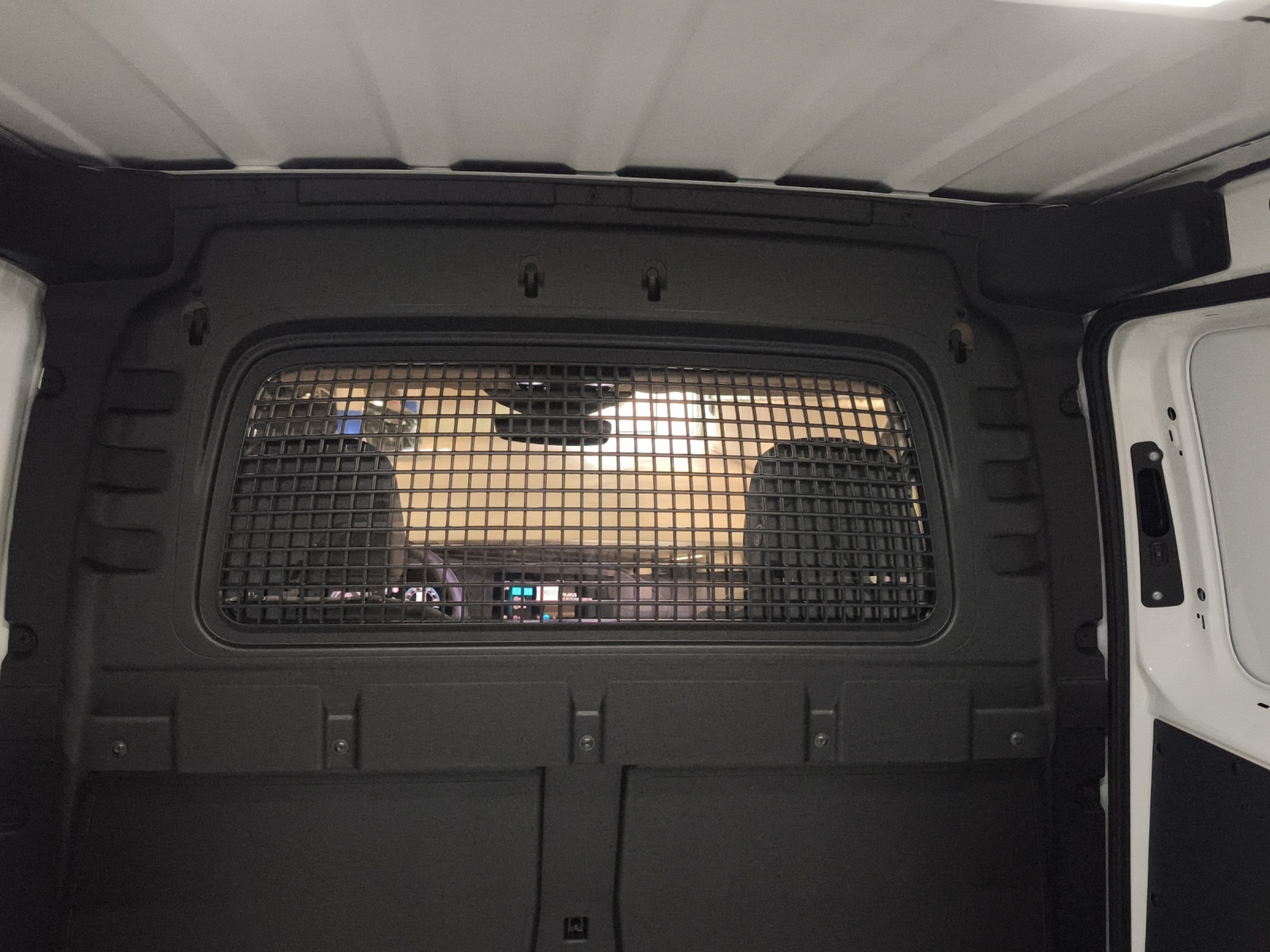 VW Caddy Cargo 2.0TDI Maxi 4Motion-image-14