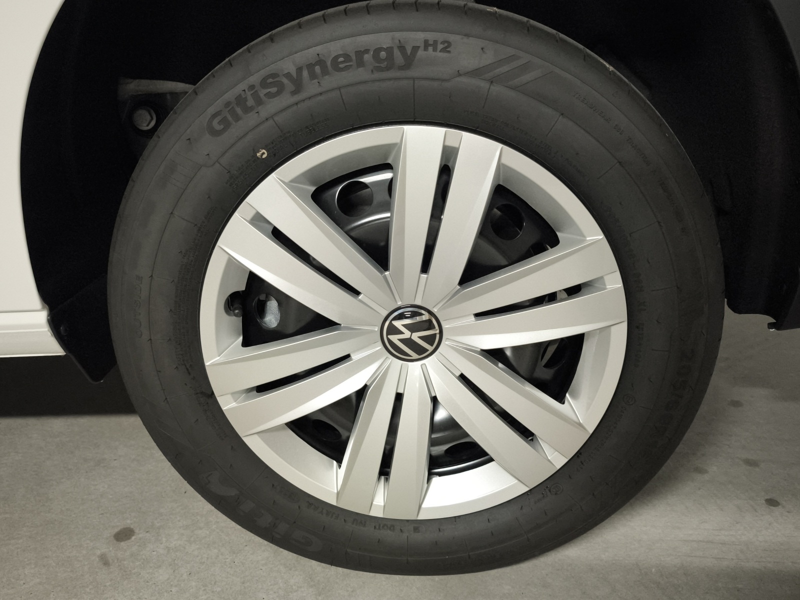 VW Caddy Cargo 2.0TDI Maxi 4Motion-image-15