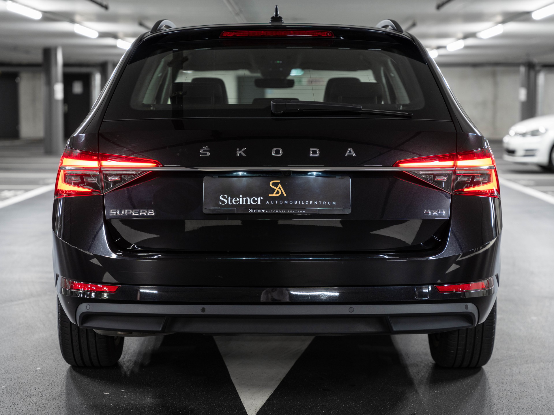 SKODA Superb Combi 2.0 TDi Ambition 4x4 DSG-image-7