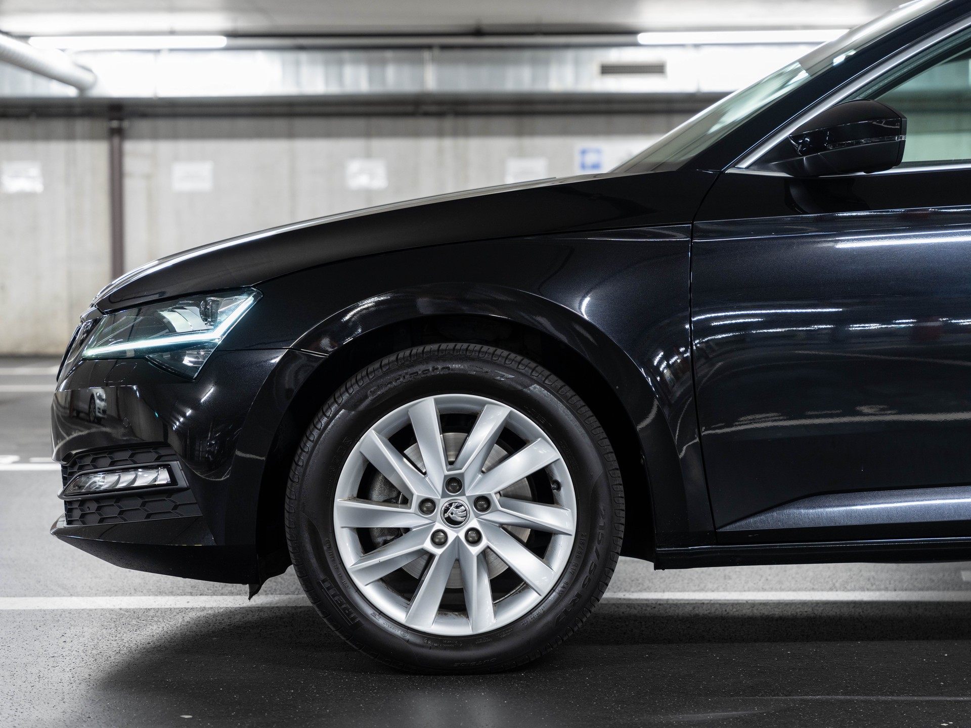 SKODA Superb Combi 2.0 TDi Ambition 4x4 DSG-image-2