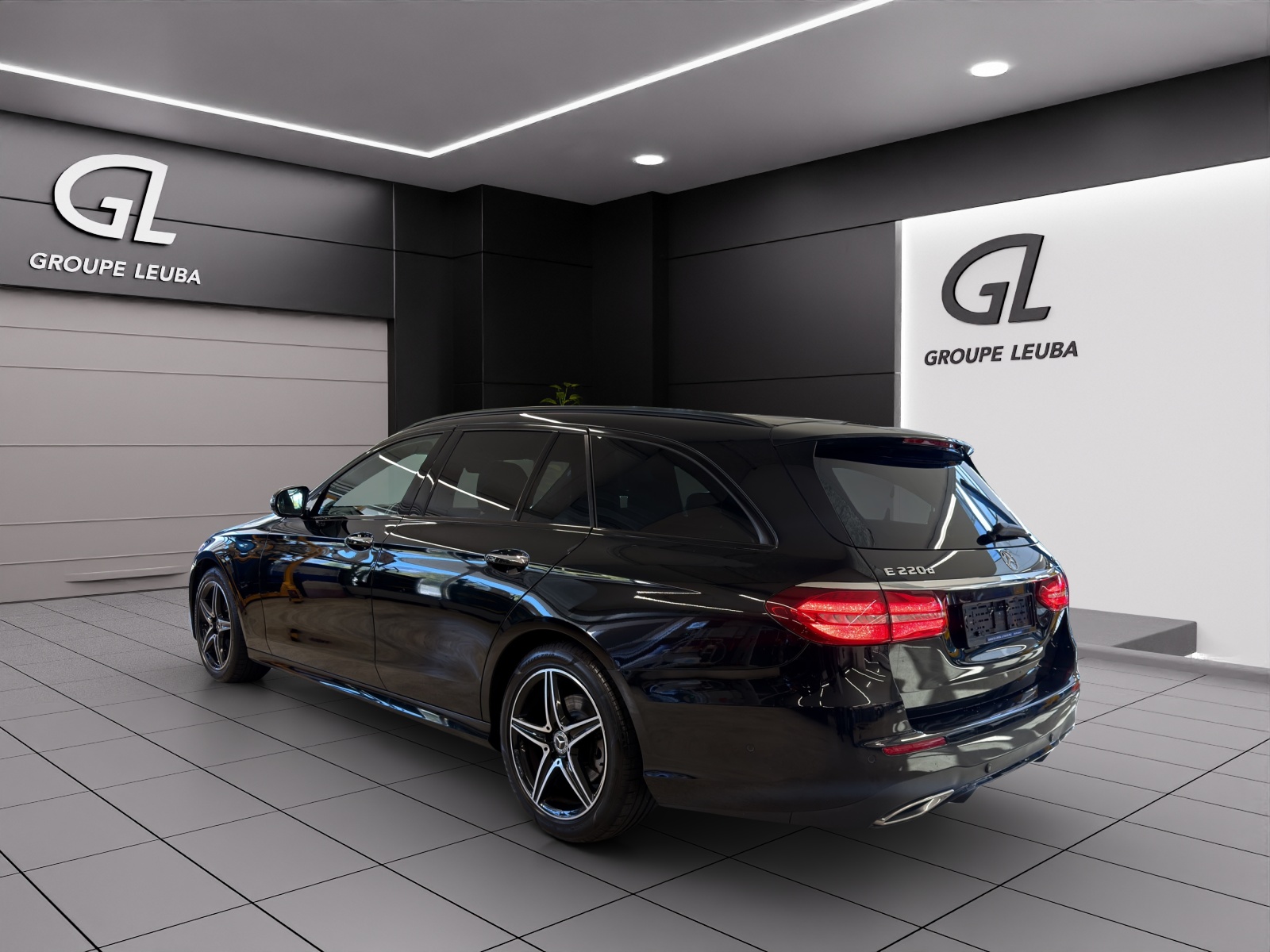 Image MERCEDES-BENZ E-220 E 220 d AMG Line 4Matic
