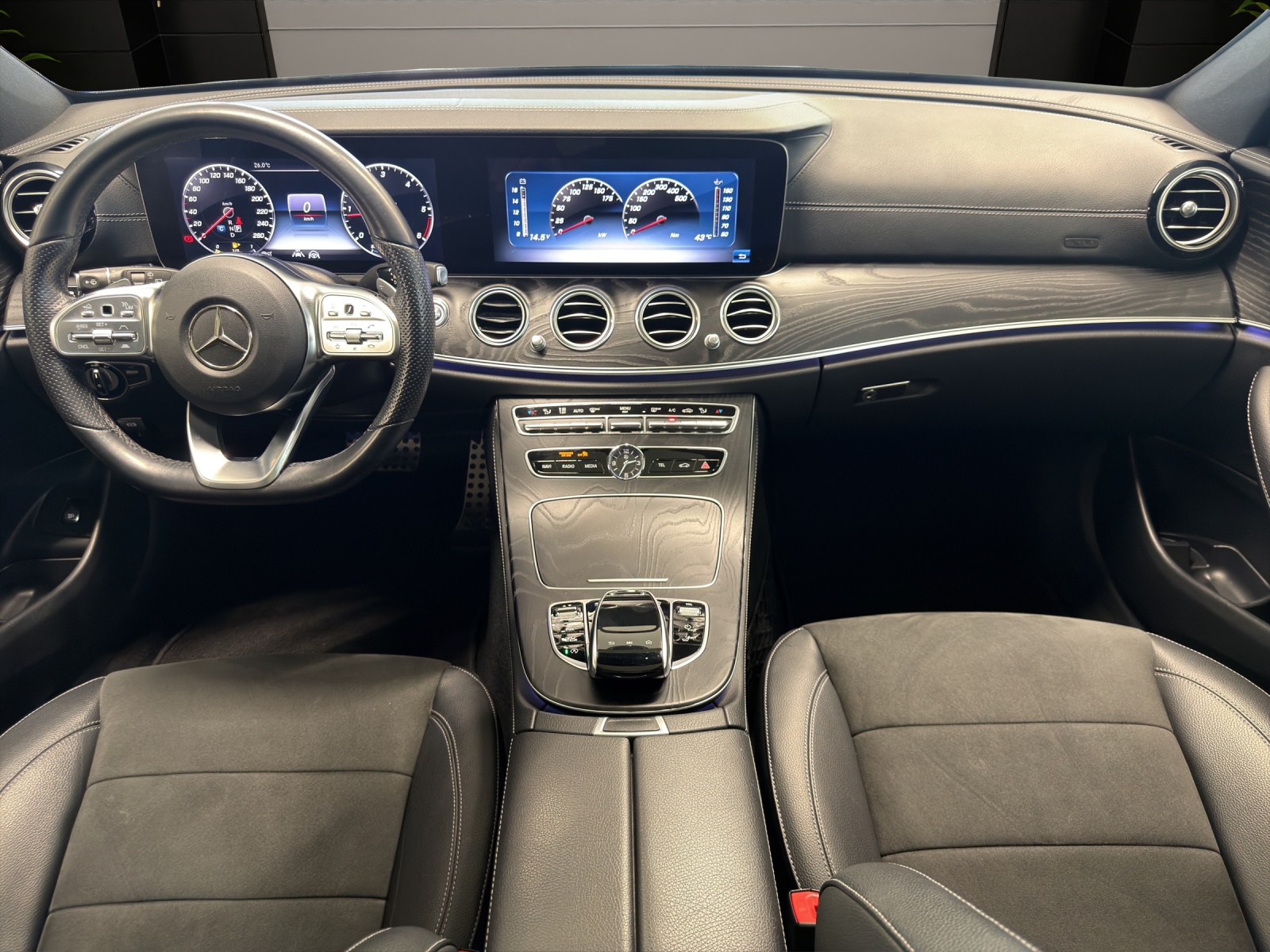 Image MERCEDES-BENZ E-220 E 220 d AMG Line 4Matic